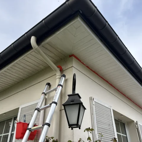 Expert Rénovation des boiseries extérieur dessous a Le Vésinet 78650 - realisation professionnelle